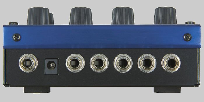 Akai Professional E2 Headrush rear